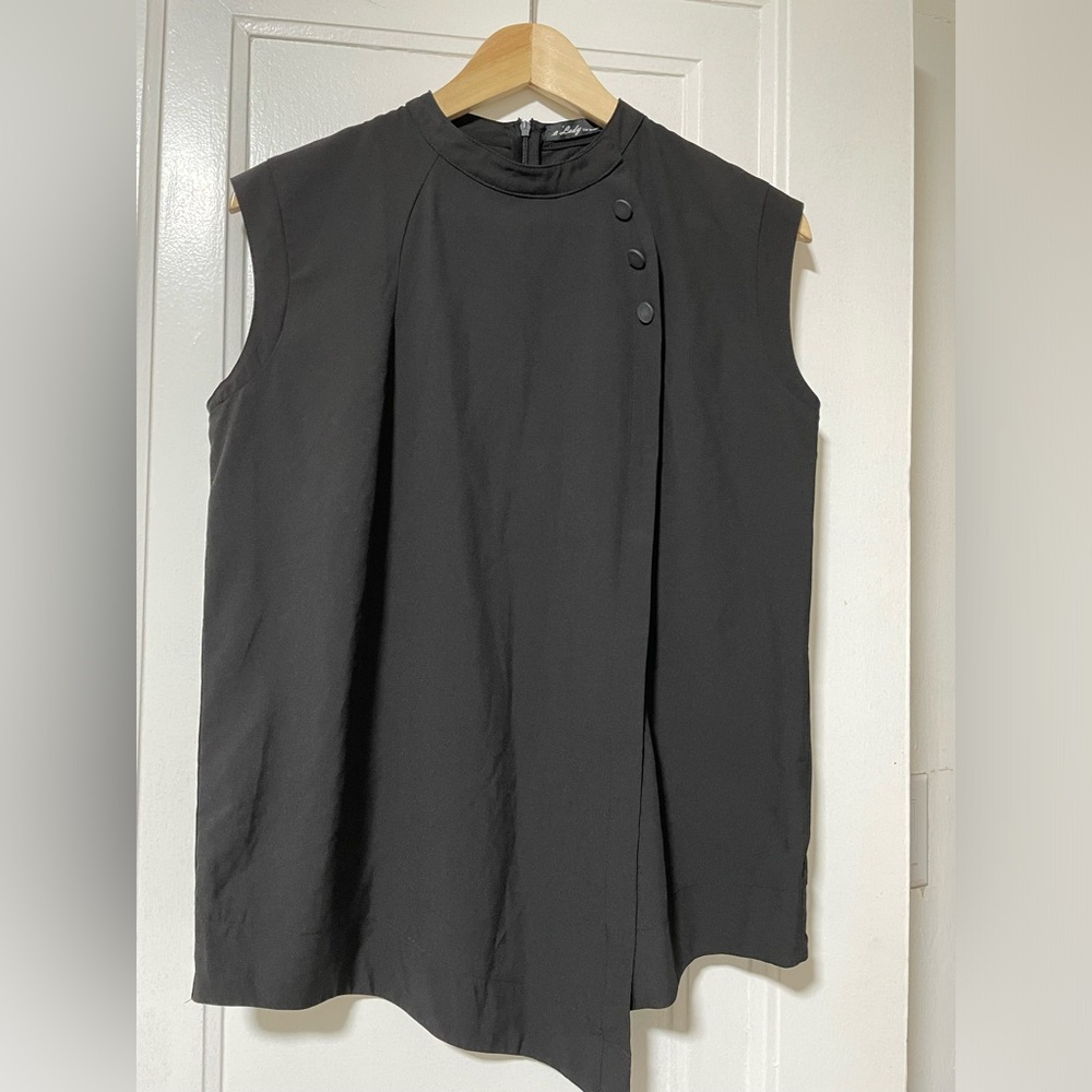 Asymmetric black top